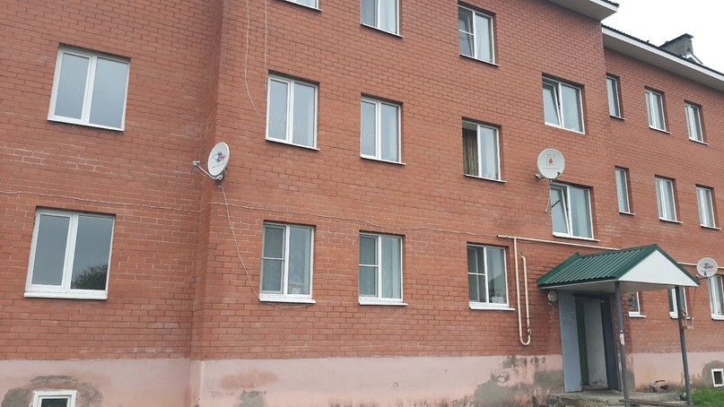 УК в Тверской области не обращает внимания на воду в подвале дома