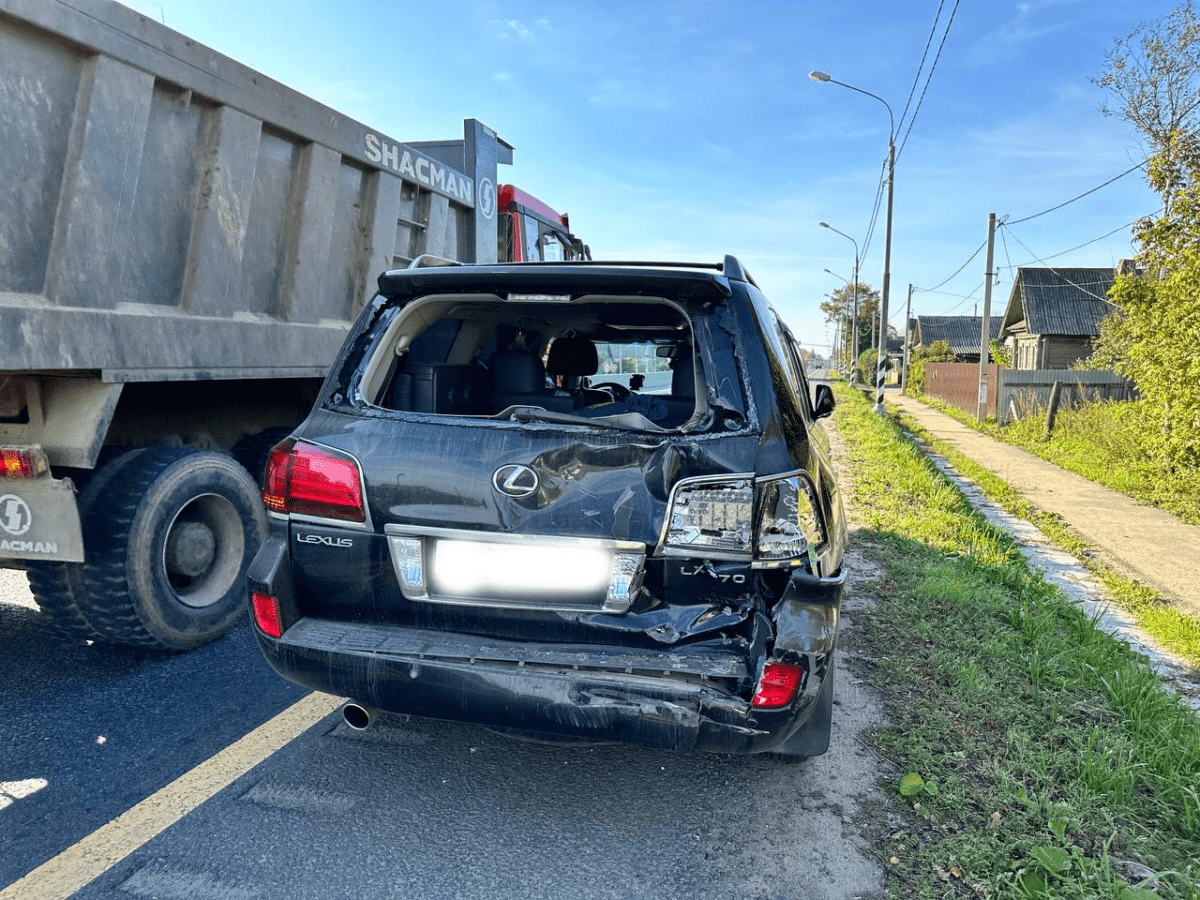 Под Торжком столкнулись четыре автомобиля, есть пострадавшие