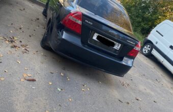 В Тверской области ищут хулигана, порезавшего колёса иномарки В Тверской области ищут хулигана, порезавшего колёса иномарки