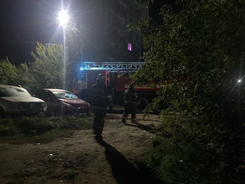 У автовокзала в Твери сгорел бесхозный диван У автовокзала в Твери сгорел бесхозный диван