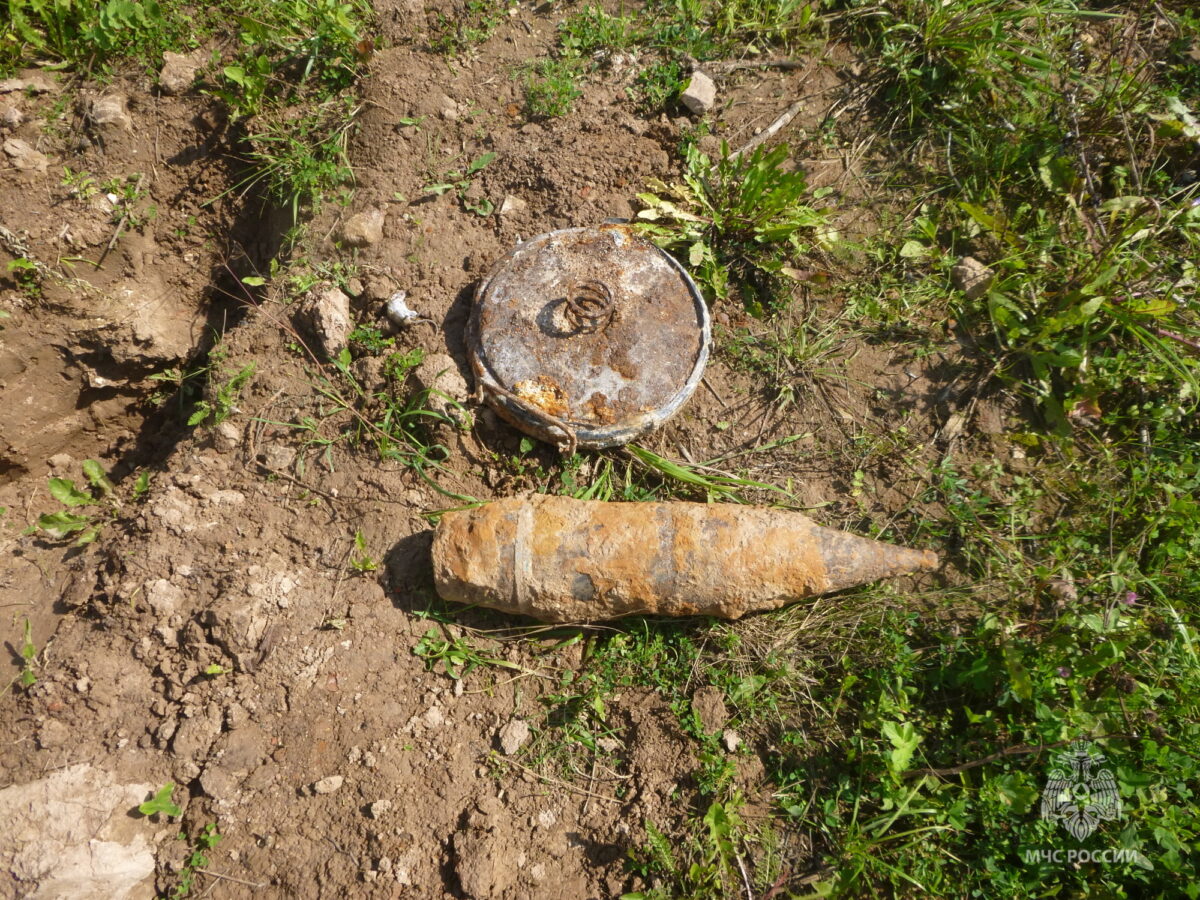 Артиллерийский снаряд и противотанковую мину ликвидировали в Тверской области