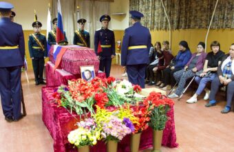 В Тверской области простились со снайпером Сергеем Потрошилиным В Тверской области простились со снайпером Сергеем Потрошилиным