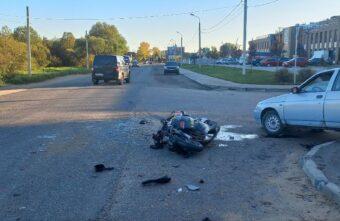 Мотоциклист пострадал в столкновении с ВАЗом в Твери Мотоциклист пострадал в столкновении с ВАЗом в Твери