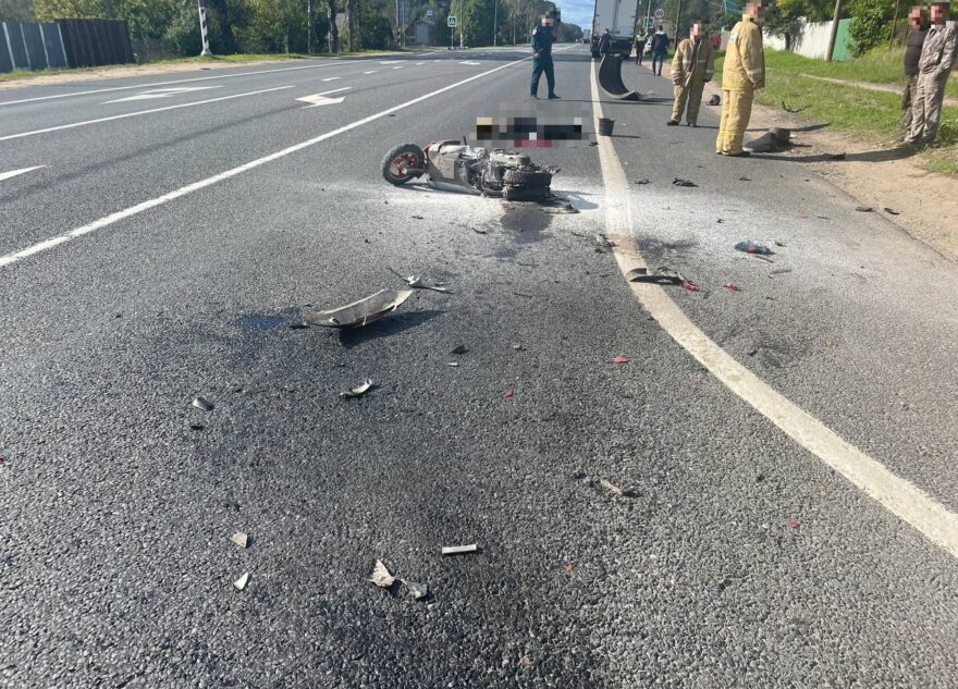 Женщина на скутере погибла в ДТП в Тверской области