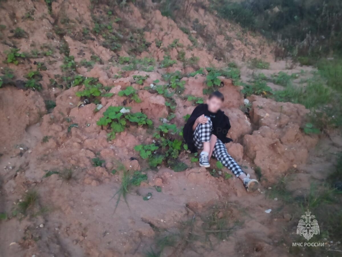 Спасатели вытащили мальчика из карьера в Тверской области