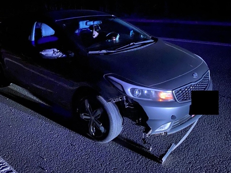 В Тверской области идущий по трассе пешеход попал под колёса иномарки