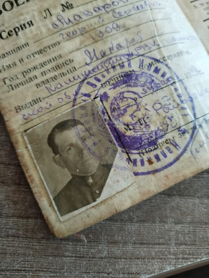 Музею гвоздарей под Тверью передали документы, выброшенные вместе с сейфом  