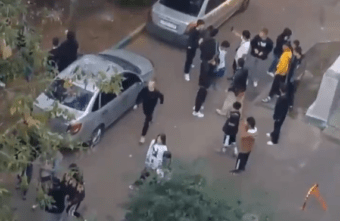 Полиция начала проверку после массового скопления подростков в балаклавах в центре Твери