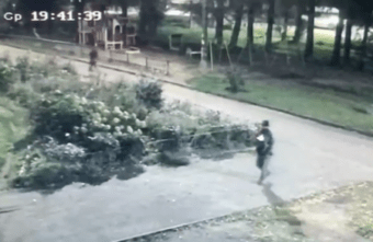 В Твери задержали молодого курьера-мошенника В Твери задержали молодого курьера-мошенника