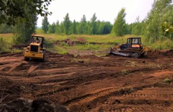 Нарушитель, ответственный за сброс отходов в Тверской области, отказался возместить ущерб