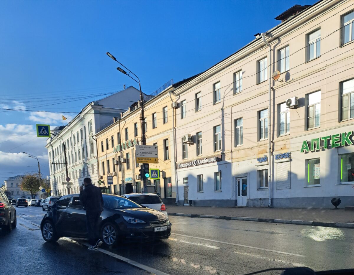 В центре Твери столкнувшиеся 