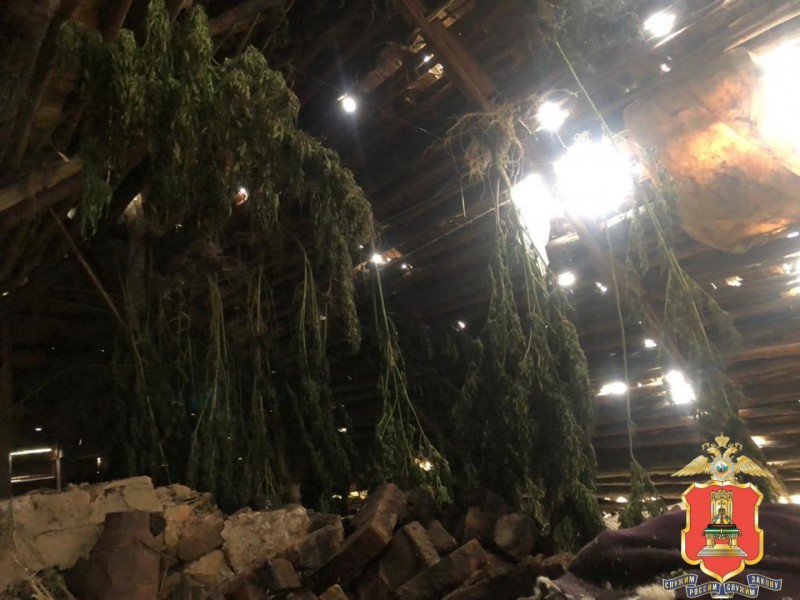 В нежилом доме в Тверской области нашли большую партию наркотиков