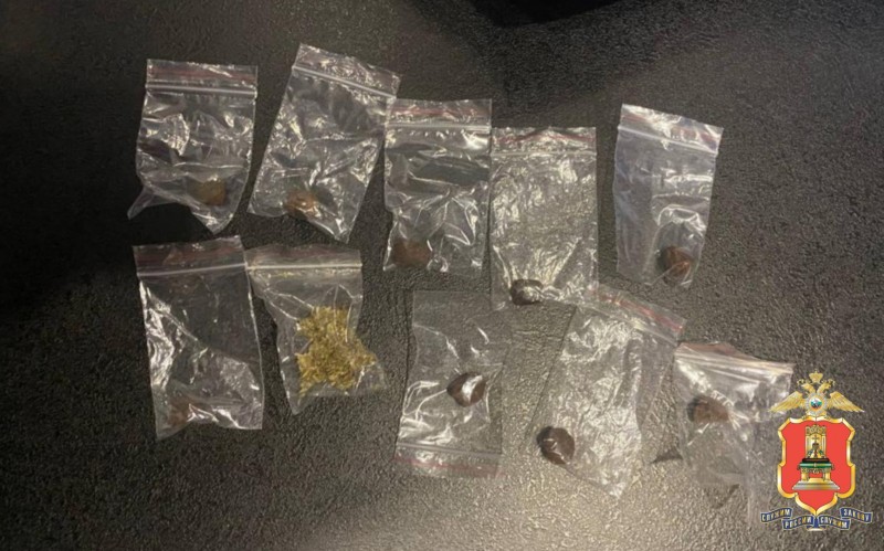 В Твери задержали администраторов интернет-магазина с крупной партией наркотиков