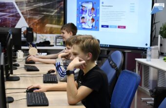 Для школьников Тверской области проходит «Урок цифры», посвящённый мессенджерам Для школьников Тверской области проходит «Урок цифры», посвящённый мессенджерам