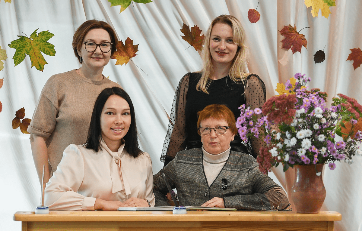 В День учителя лучшие педагоги Тверской области получили награды из рук Игоря Рудени