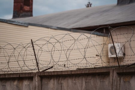 В Тверской области ищут убийцу, сбежавшего из тюрьмы В Тверской области ищут убийцу, сбежавшего из тюрьмы
