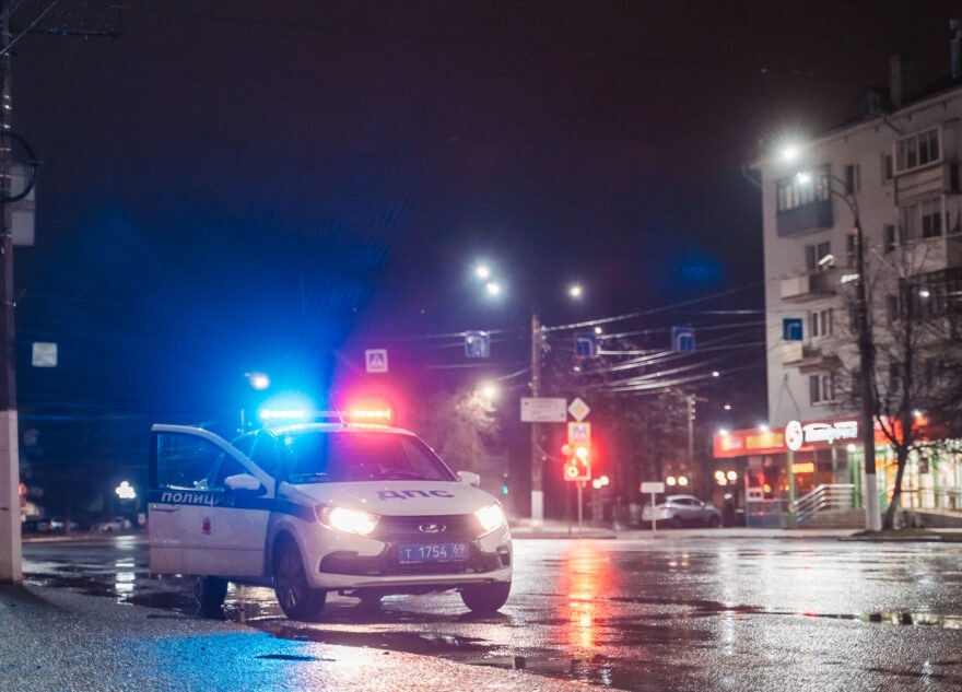 Осуждённого из Тверской области наказали за побег из дома и «гонки» с ДПС Осуждённого из Тверской области наказали за побег из дома и «гонки» с ДПС