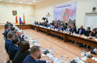 Губернатор Игорь Руденя обсудил с главами и активом сельских поселений Калининского округа актуальные вопросы развития территории Губернатор Игорь Руденя обсудил с главами и активом сельских поселений Калининского округа актуальные вопросы развития территории