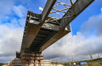 Губернатор Игорь Руденя проинспектировал строительство Западного моста в Твери