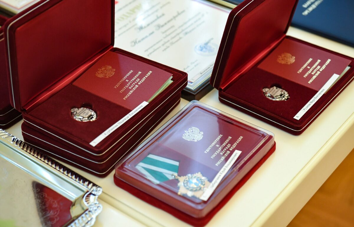 Губернатор Игорь Руденя вручил жителям Тверской области государственные и региональные награды