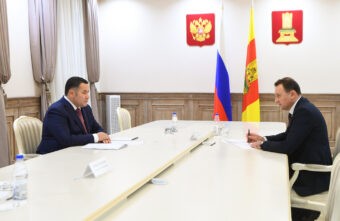 Губернатор Игорь Руденя провел встречу с главой Бологовского района Геннадием Ломакой Губернатор Игорь Руденя провел встречу с главой Бологовского района Геннадием Ломакой