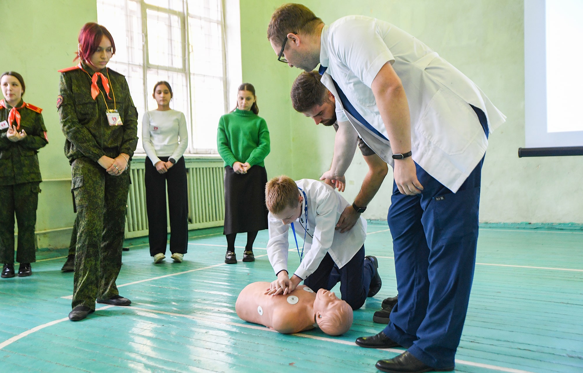 Тверским школьникам показали, как оказать первую помощь при остановке сердца Тверским школьникам показали, как оказать первую помощь при остановке сердца