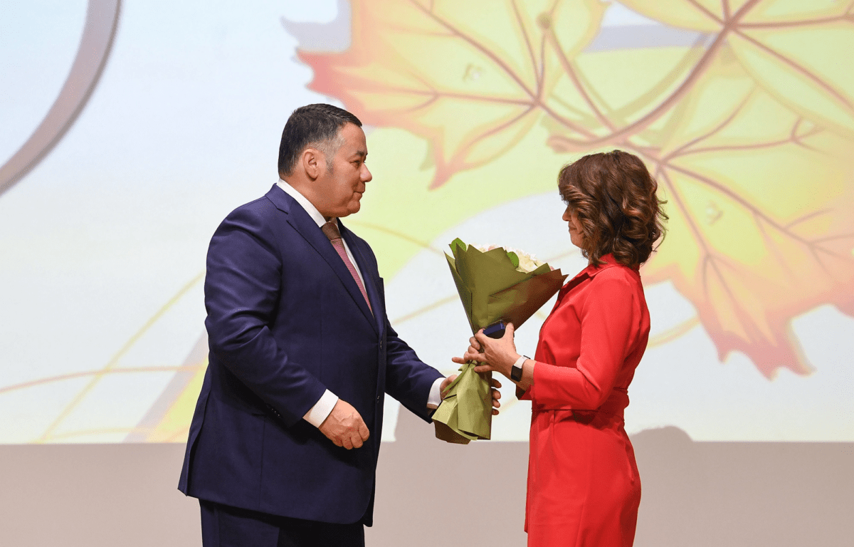 В День учителя лучшие педагоги Тверской области получили награды из рук Игоря Рудени