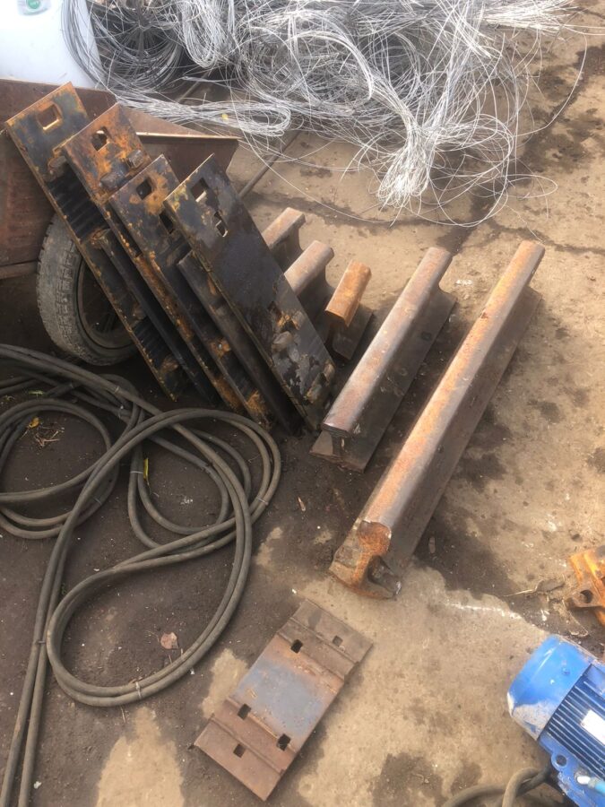 Житель Тверской области сдал в пункт приёма металла части железной дороги