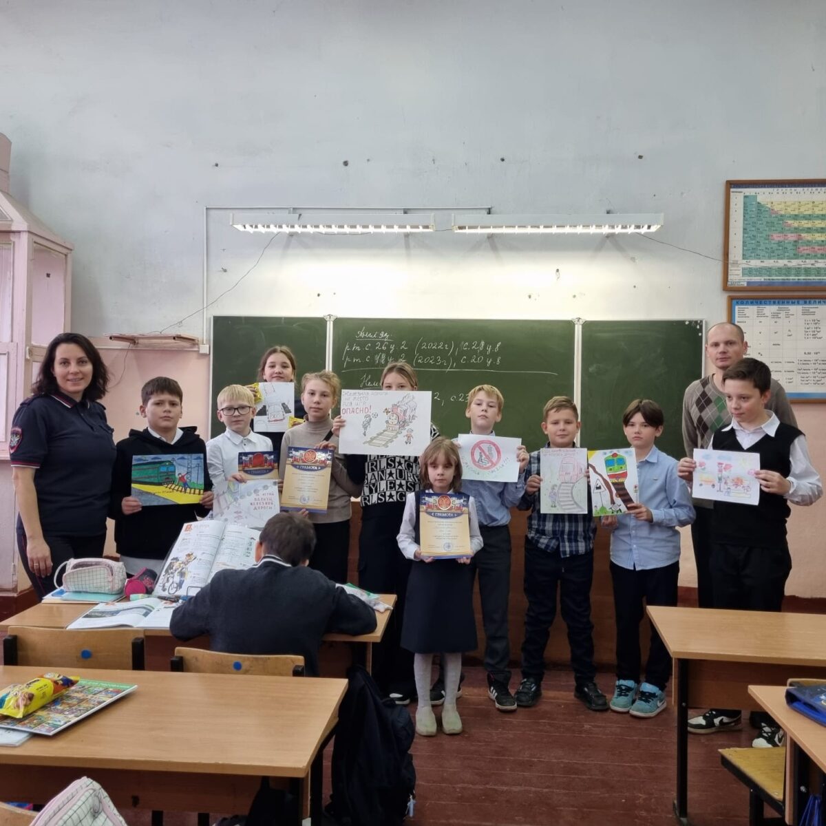 «Дорога Без Опасности»: тверские транспортные полицейские провели конкурс рисунков «Дорога Без Опасности»: тверские транспортные полицейские провели конкурс рисунков