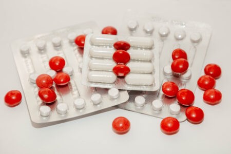 В участковых больницах России начнут продавать лекарства