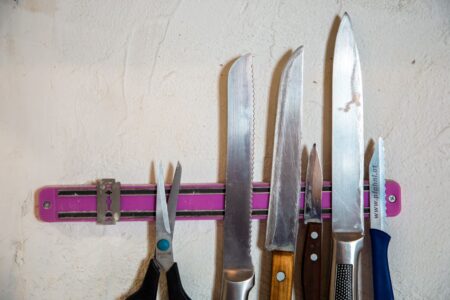 Жительница Тверской области почти 50 раз ударила ножом бывшего кавалера Жительница Тверской области почти 50 раз ударила ножом бывшего кавалера