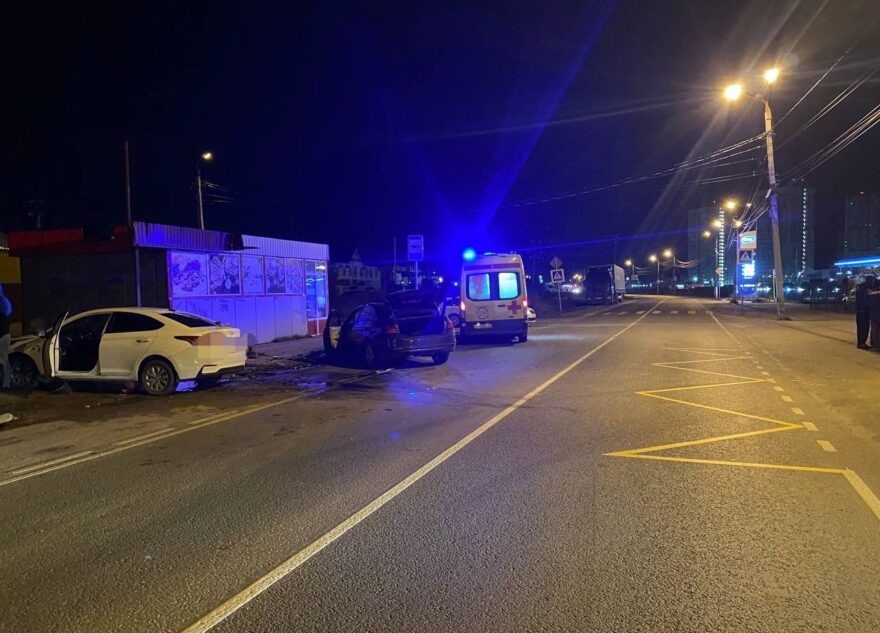 Ночью в Твери в ДТП пострадала водитель иномарки