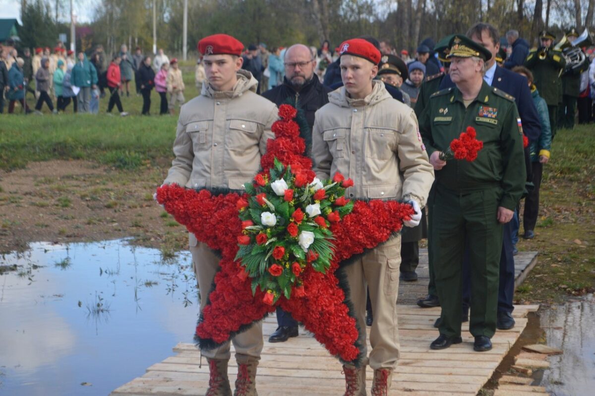 В Тверской области перезахоронили воинов 375-й Уральской стрелковой дивизии  | ТОП Тверь новости