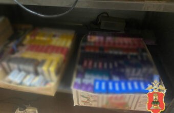 Сотни пачек и бутылок: в Тверской области предприниматель торговал контрафактом Сотни пачек и бутылок: в Тверской области предприниматель торговал контрафактом