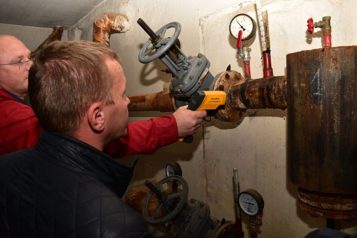 В доме на 2-ом переулке Красной Слободы в Твери пообещали в короткие сроки вернуть горячую воду