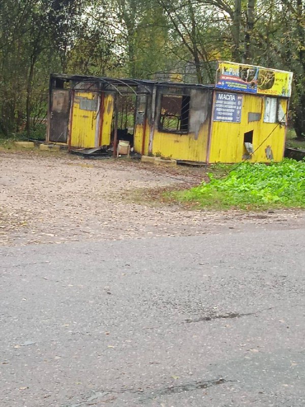 В Тверской области сгорел рыболовный магазин