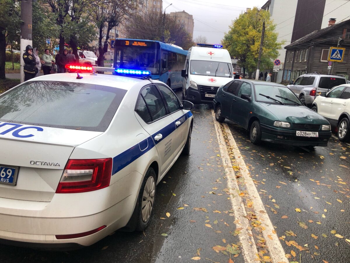 Появились подробности ДТП в Твери, где машина сбила двух девочек | ТОП Тверь  новости