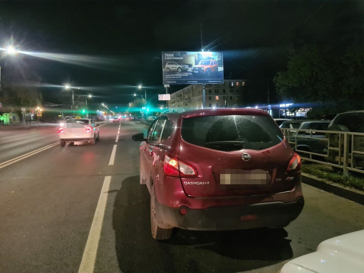 В Твери при перестроении иномарка собрала "паровозик" из пяти машин