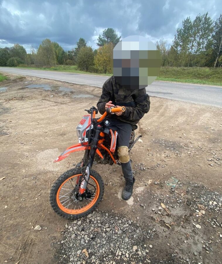 Маму 12-летнего водителя питбайка доставили в полицию Твери