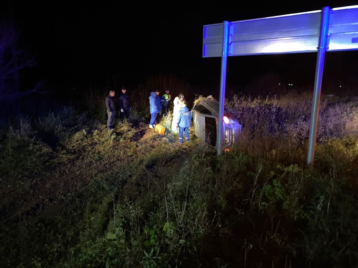 Водитель ВАЗа сбил 18-летнюю девушку на зебре в Тверской области