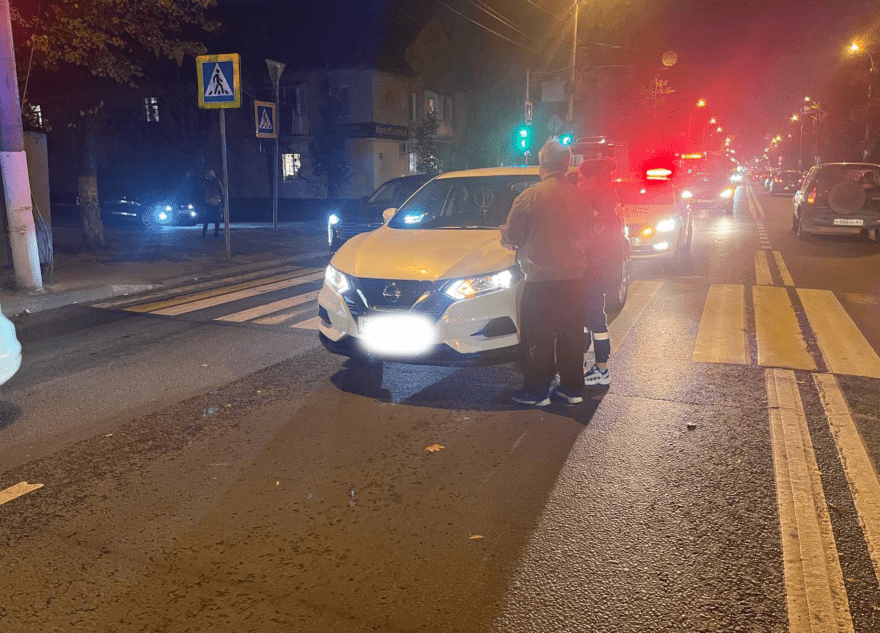В Твери девушку на пешеходном переходе сбил кроссовер