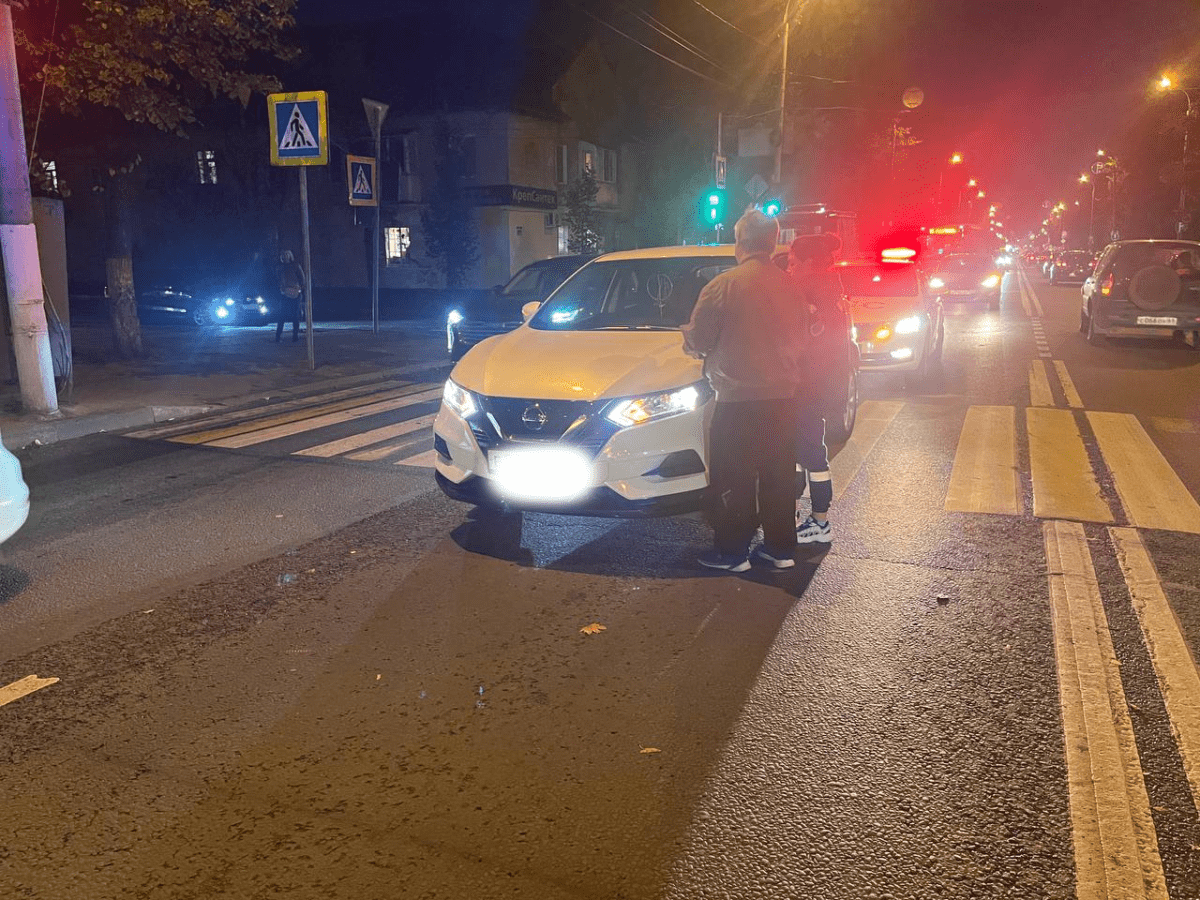 В Твери девушку на пешеходном переходе сбил кроссовер