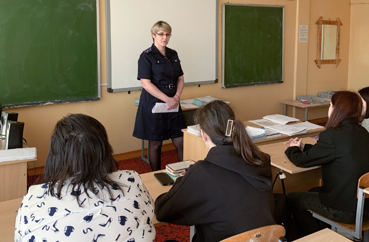 Тверским школьникам рассказали о противодействии экстремизму