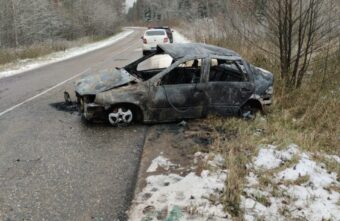 На трассе в Тверской области сгорела машина 18-летней девушки На трассе в Тверской области сгорела машина 18-летней девушки