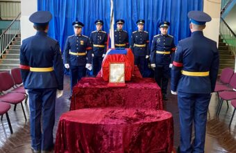 В Тверской области проводили в последний путь бойца Михаила Сергеева В Тверской области проводили в последний путь бойца Михаила Сергеева