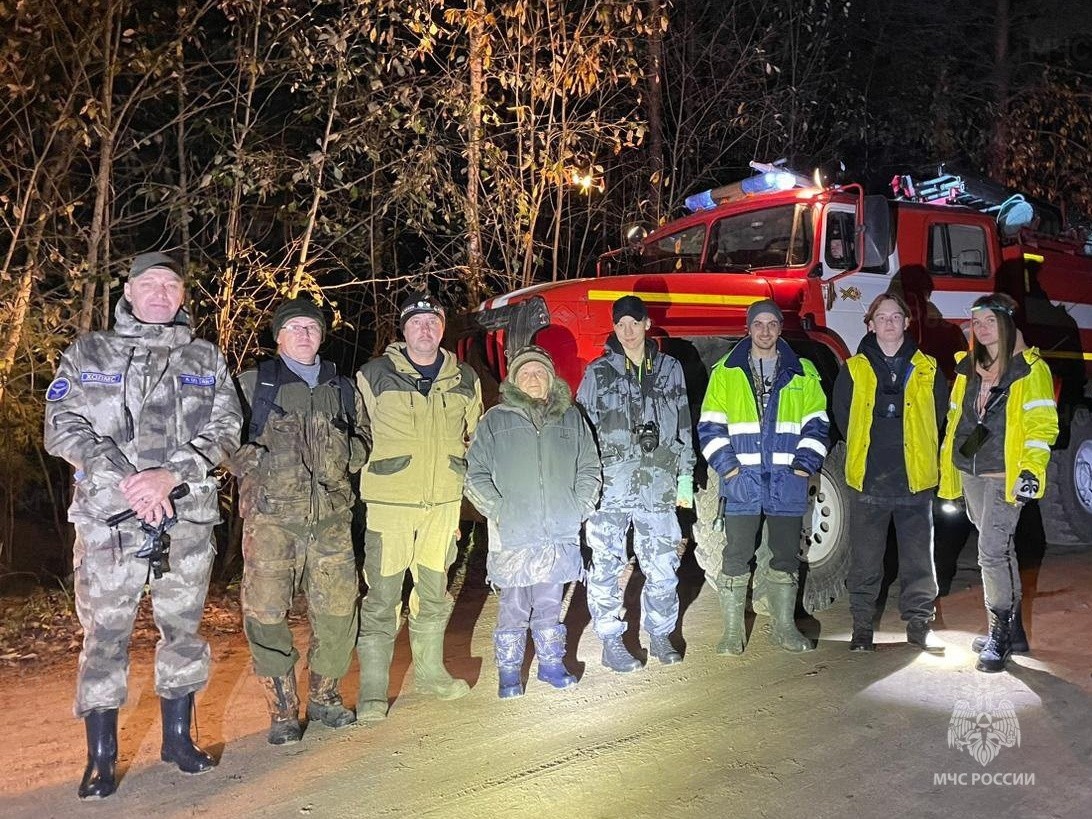 Спасатели рассказали, как нашли женщину в лесу в Тверской области