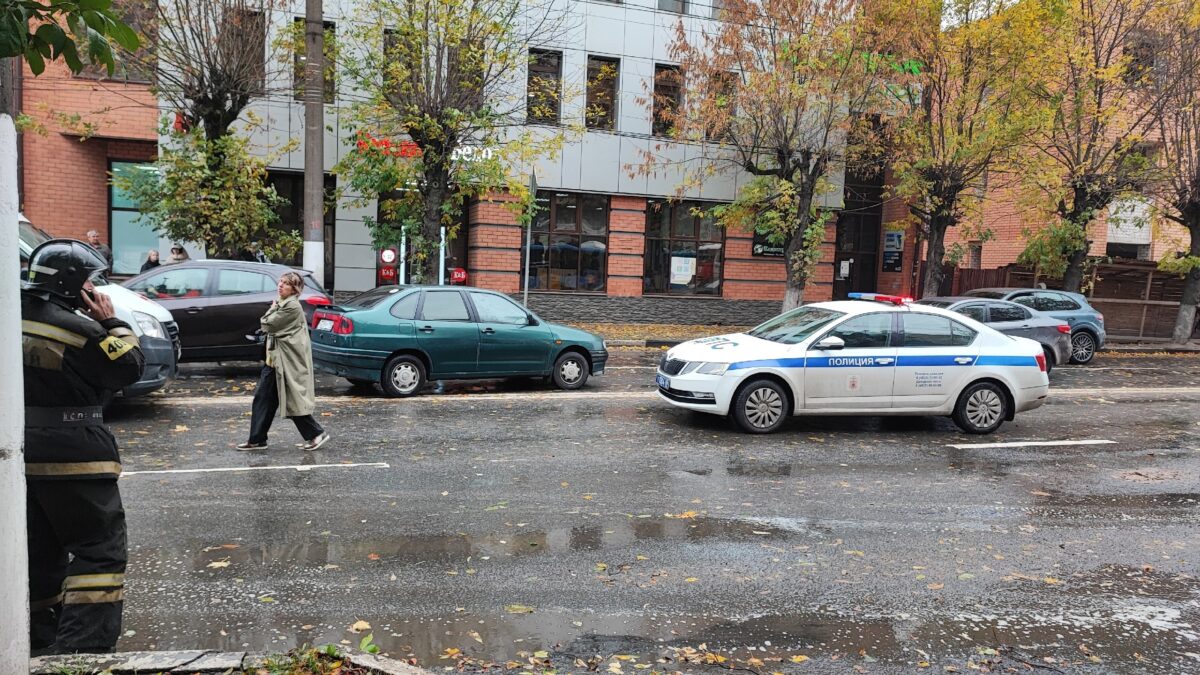В Твери "Фольксваген" сбил двух подростков
