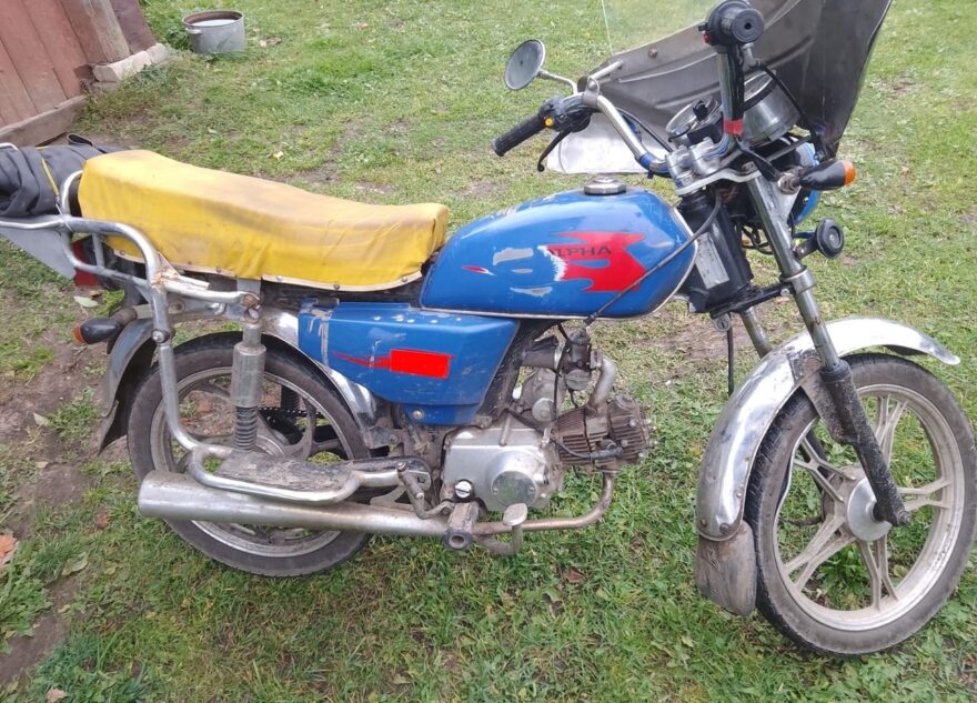 Мопедиста доставили в больницу после ДТП в Тверской области