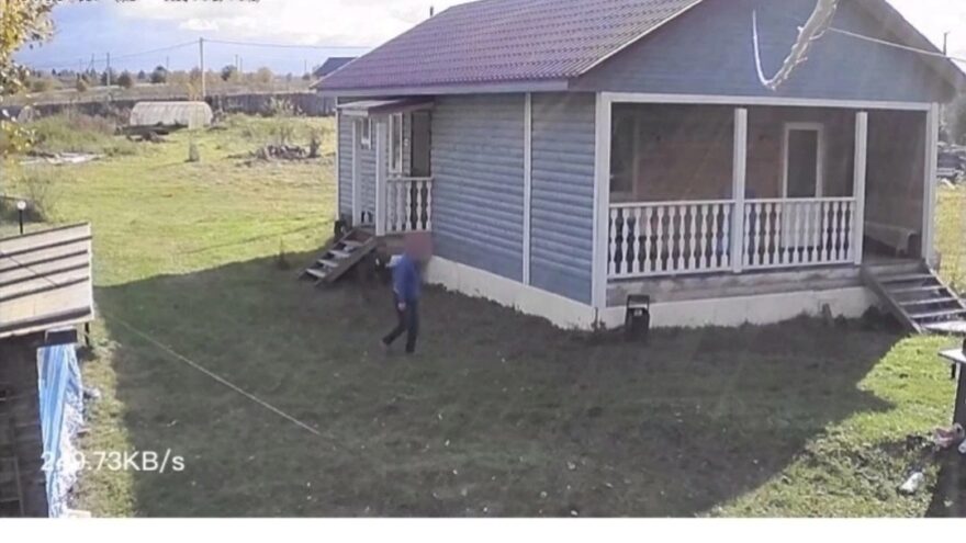 Под Тверью подростков заметили на территории чужой фермы