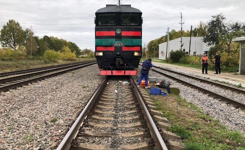 В Тверской области мужчина лишился ноги под поездом